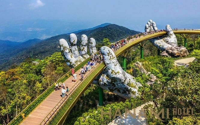 Cầu Vàng Đà Nẵng được vinh danh kỳ quan mới của thế giới- cầu bàn tay 