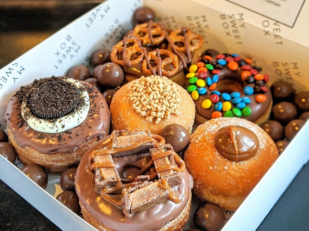 Donuts boxx nổi tiếng trên con đường Châu Thị Vĩnh Tế