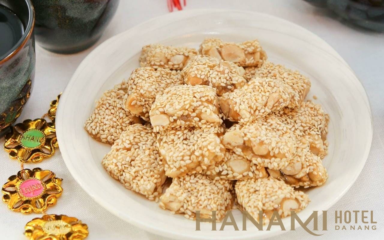 Đặc sản Đà Nẵng làm quà - bánh khô mè 