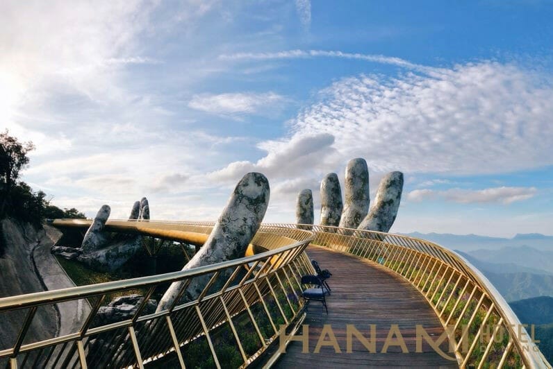 Giá vé Bà Nà Hills - Cập nhập mới nhất 2023 4 Cầu Vàng – Điểm đến ấn tượng nhất Đà Nẵng