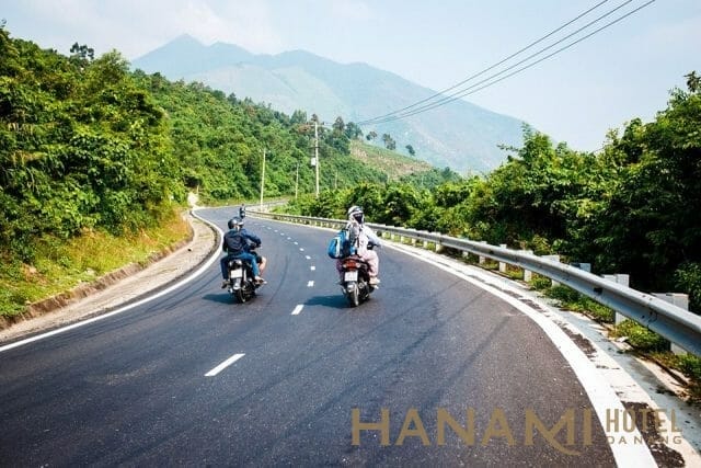 Di chuyển bằng xe máy lên Bà Nà hills 