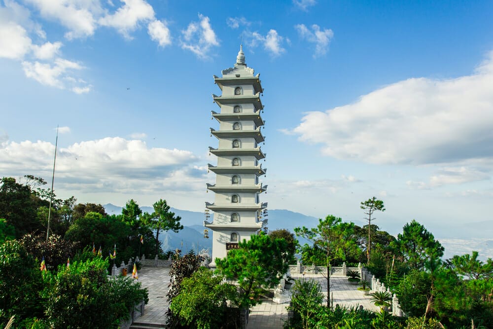 Tháp Nghinh Phong Tự tại Bà Nà Hills
