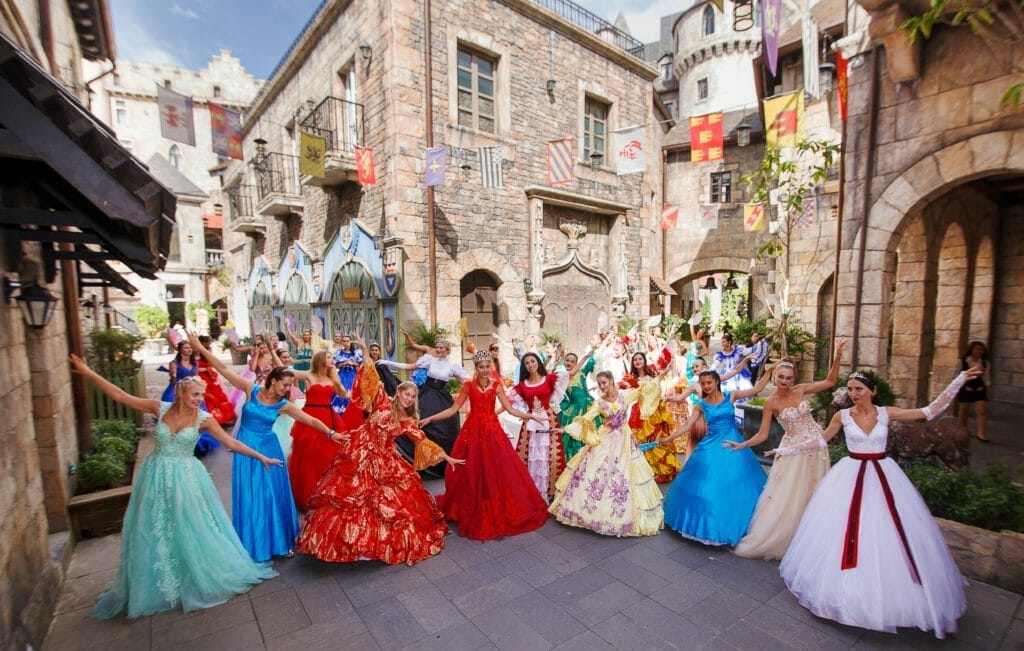 Lễ hội Bà Nà hills hóa trang Carnival