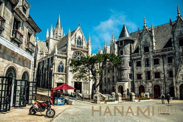 "Get Lost" in 20 Breathtaking Check-in Places in Ba Na Hills Da Nang 5 Làng Pháp- điểm sống ảo Bà Nà Hills cực đỉnh