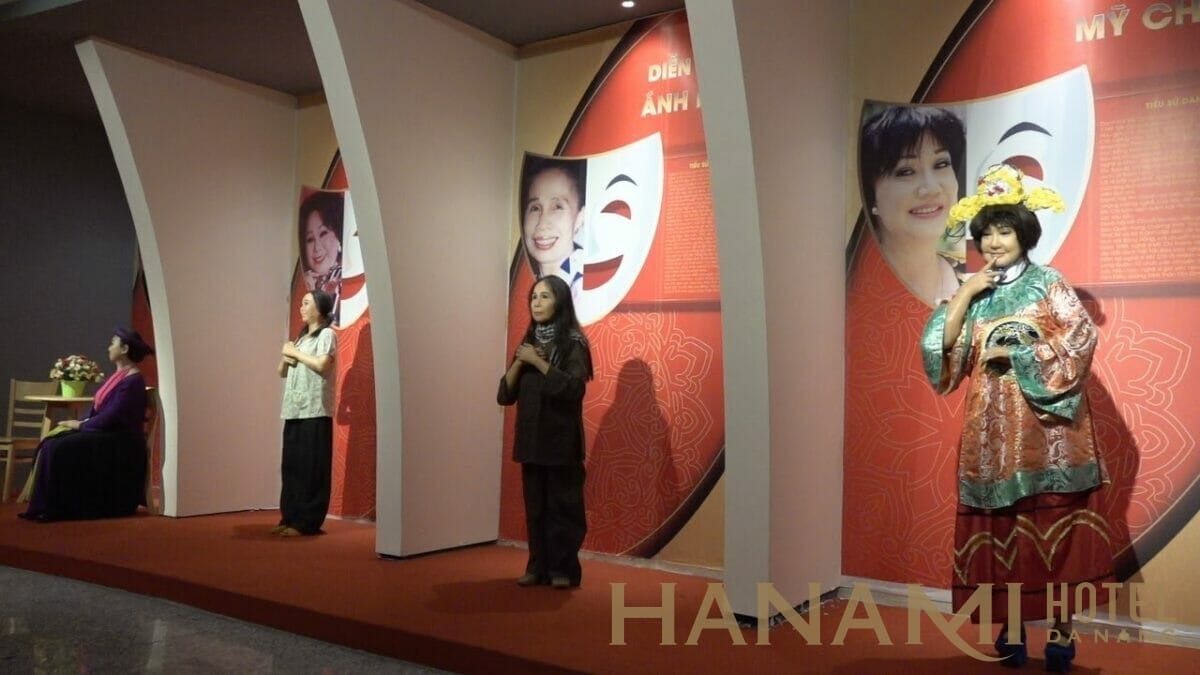 "Get Lost" in 20 Breathtaking Check-in Places in Ba Na Hills Da Nang 14 Bảo tàng tượng sáp - điểm check-in, sống ảo tại Bà Nà Hills cực hot