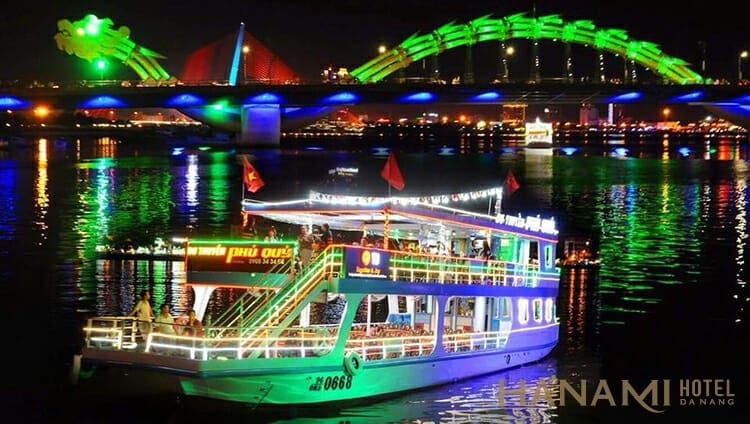 cach dat ve du thuyen da nang gia re 1