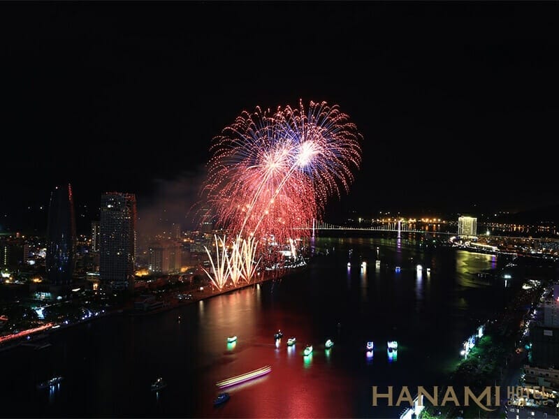 du thuyền sông hàn xem pháo hoa