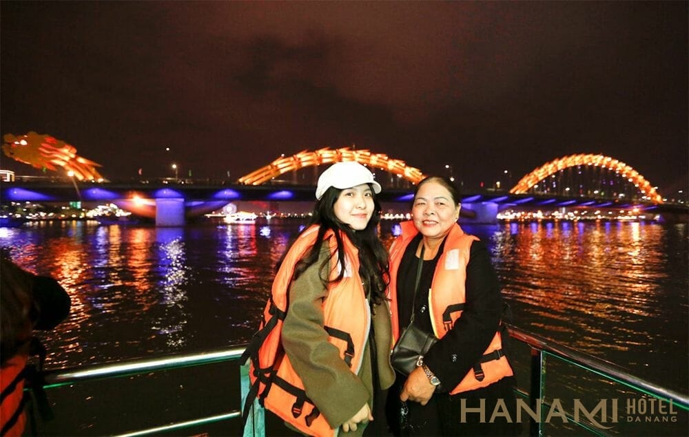 Review du thuyền sông Hàn Đà Nẵng có chất lượng không? 2 Review du thuyền sông Hàn Đà Nẵng