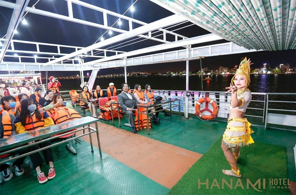 Du thuyền Sông Hàn Đà Nẵng - Khám phá tất tần tật từ A - Z 5 Du thuyền sông Hàn Đà Nẵng