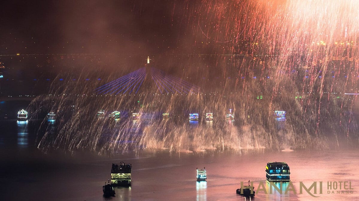 du thuyền sông hàn xem pháo hoa