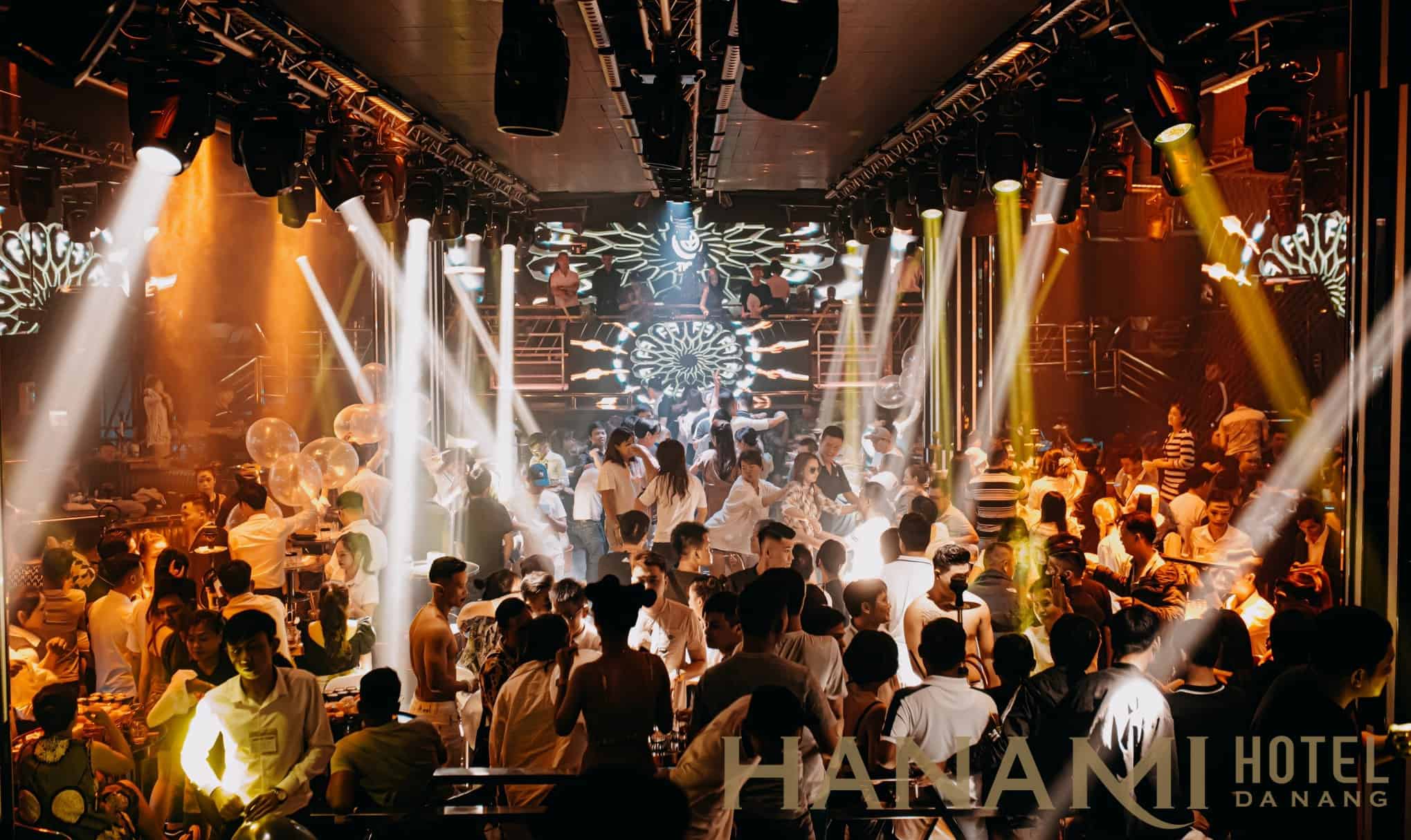 TOP TV Club - Quán Bar đường 2/9 Đà Nẵng Nổi Tiếng đáng Trải Nghiệm Nhất - HanamiHotel.Com