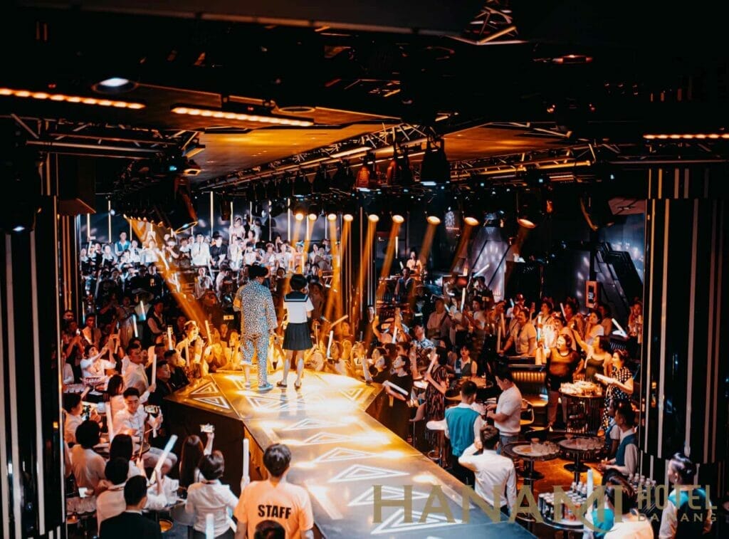 TOP TV Club - quán bar đường 2/9 Đà Nẵng nổi tiếng đáng trải nghiệm nhất 4 Menu đặc sắc, đa dạng