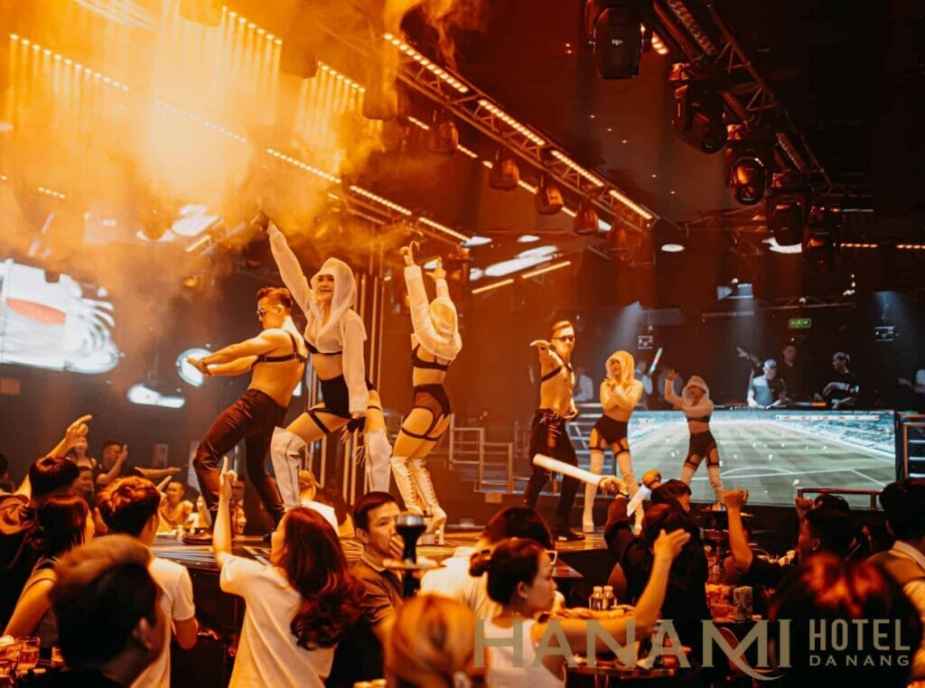 Hệ thống âm thanh và ánh sáng tại TOP TV Club