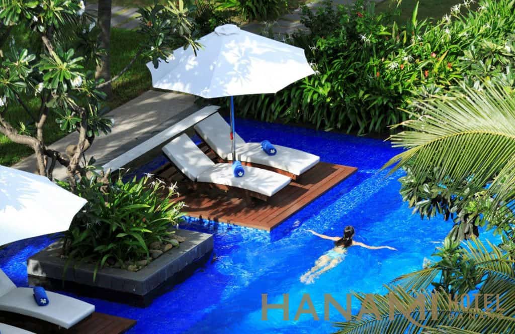 Bể bơi ngoài trời