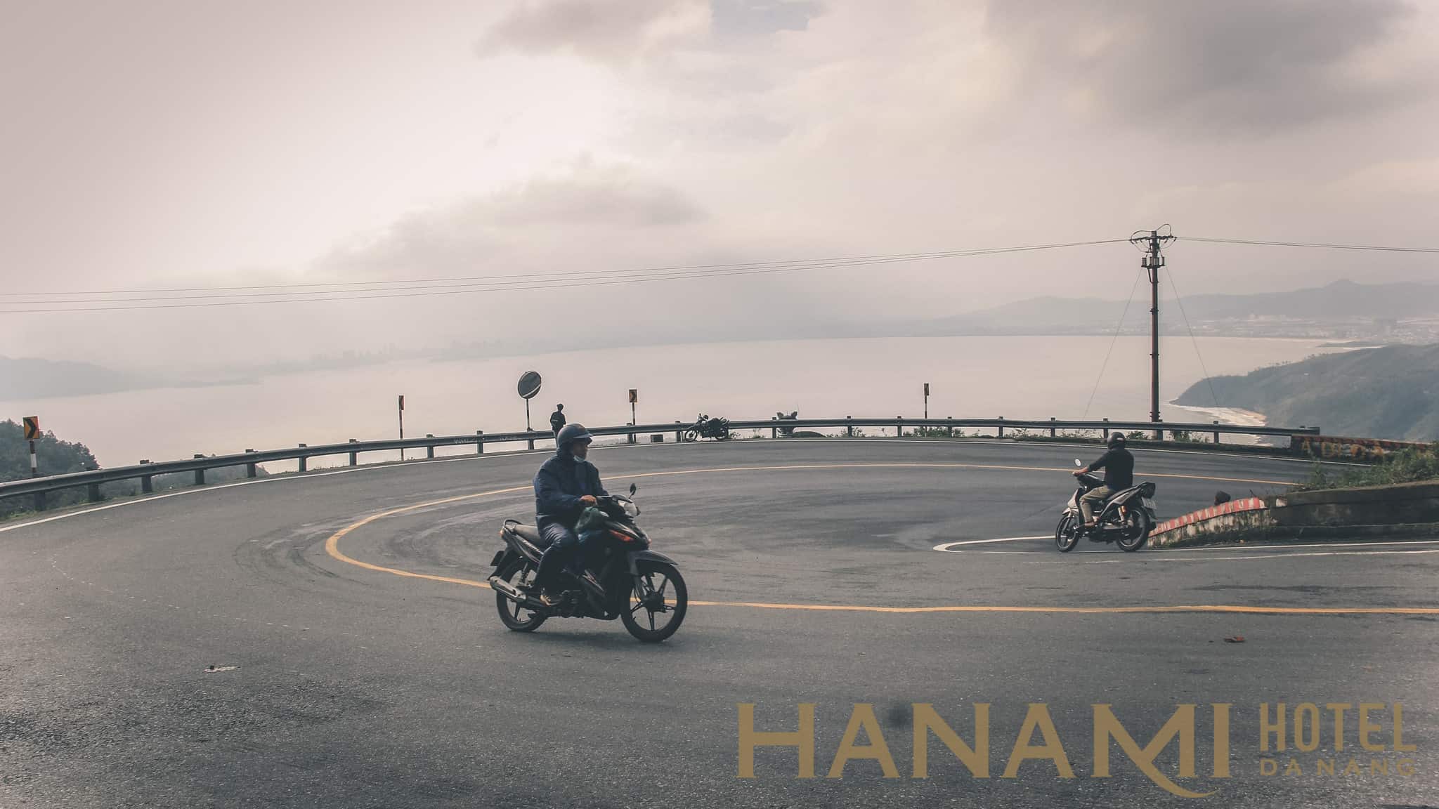 Hon Da Thuyen - An extremely chill Cafe at Hai Van Pass 5 hòn đá thuyền