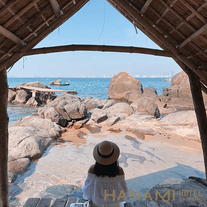 Black Rock Beach: A Hidden Gem of Da Nang 6 Ngắm hoàng hôn cực “chill”