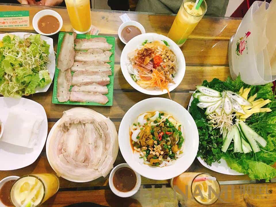 Bánh tráng cuốn thịt heo bà Mua - Review quán ăn nổi tiếng ở Đà Nẵng 2 Bánh tráng cuốn thịt heo bà Mua