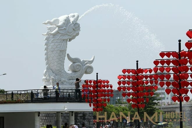 Love Lock Bridge Da Nang - A stunning location in Da Nang 4 Love Lock Bridge Da Nang