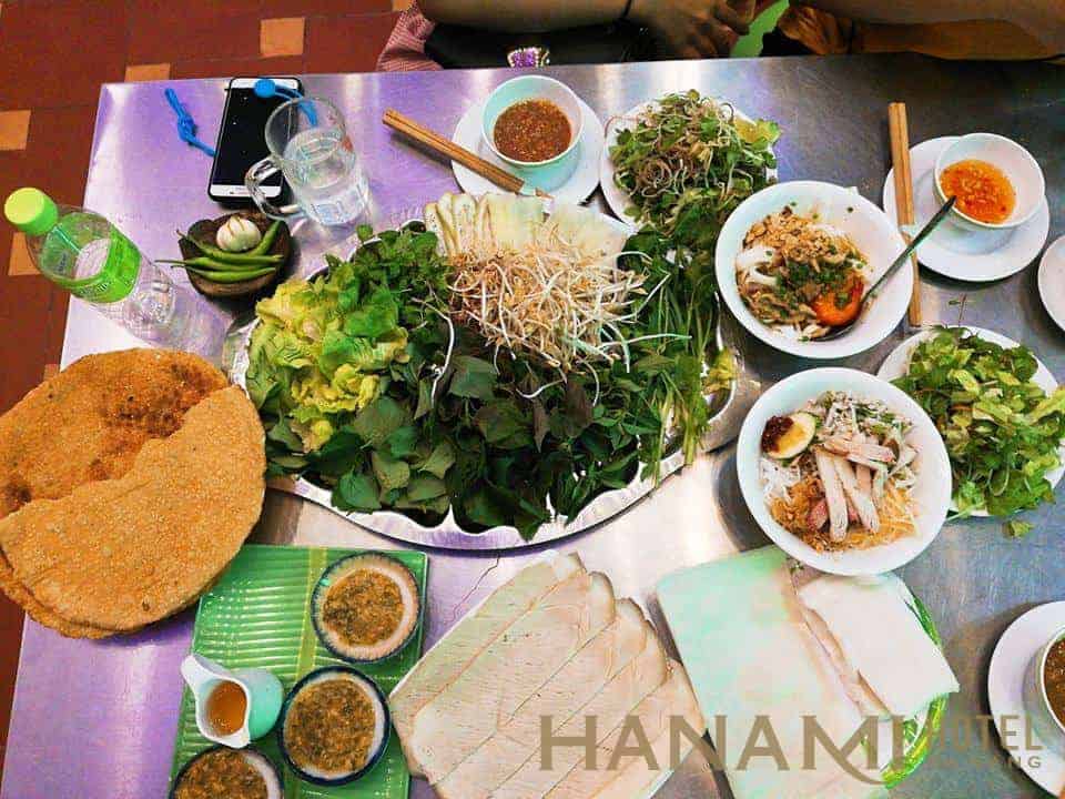 Bánh tráng cuốn thịt heo bà Mua - Review quán ăn nổi tiếng ở Đà Nẵng 6 bánh tráng cuốn thịt heo bà Mua