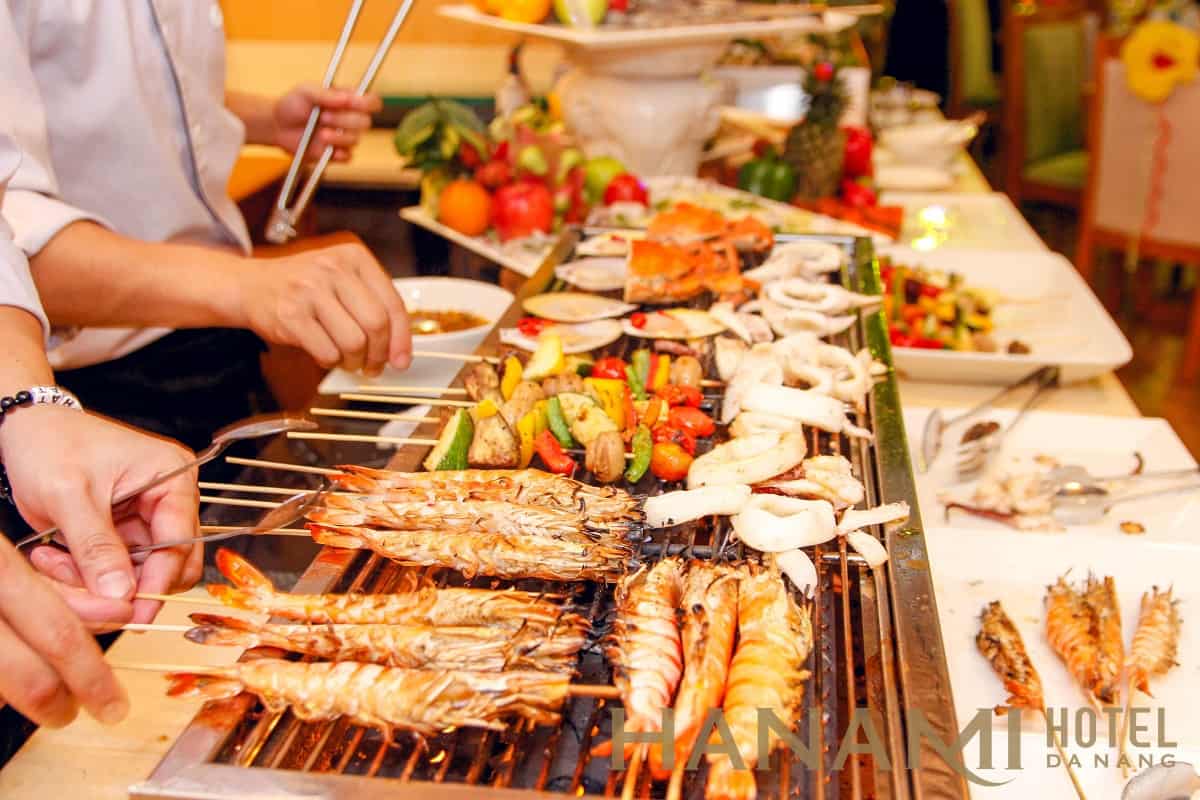 khách sạn đà nẵng có buffet sáng