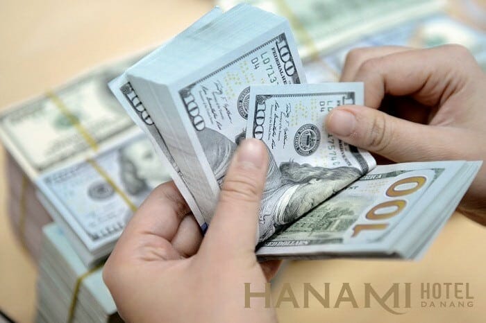 Đôi tiền đô ở Đà Nẵng 