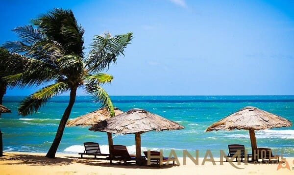 bãi tắm Phạm Văn Đồng 