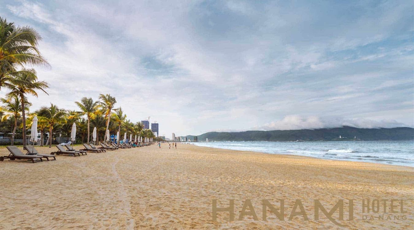 Pham Van Dong Beach: One of the must-see beaches in Da Nang 7 bãi tắm Phạm Văn Đồng