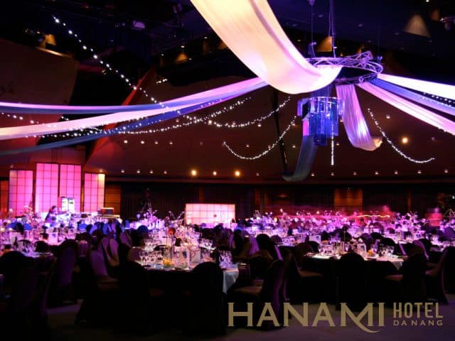 đặt tiệc cuối năm