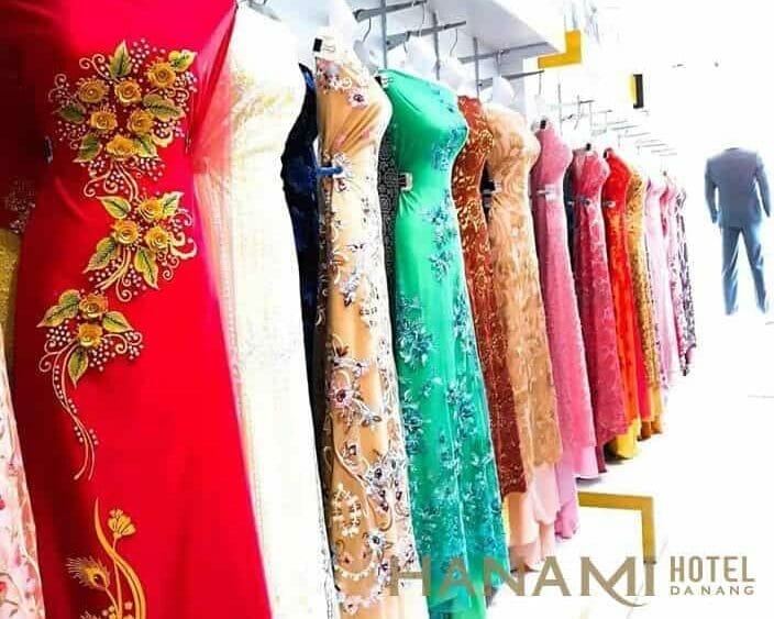 Top 10 most well-known Danang Ao Dai rental shops 9 Quynh Wedding