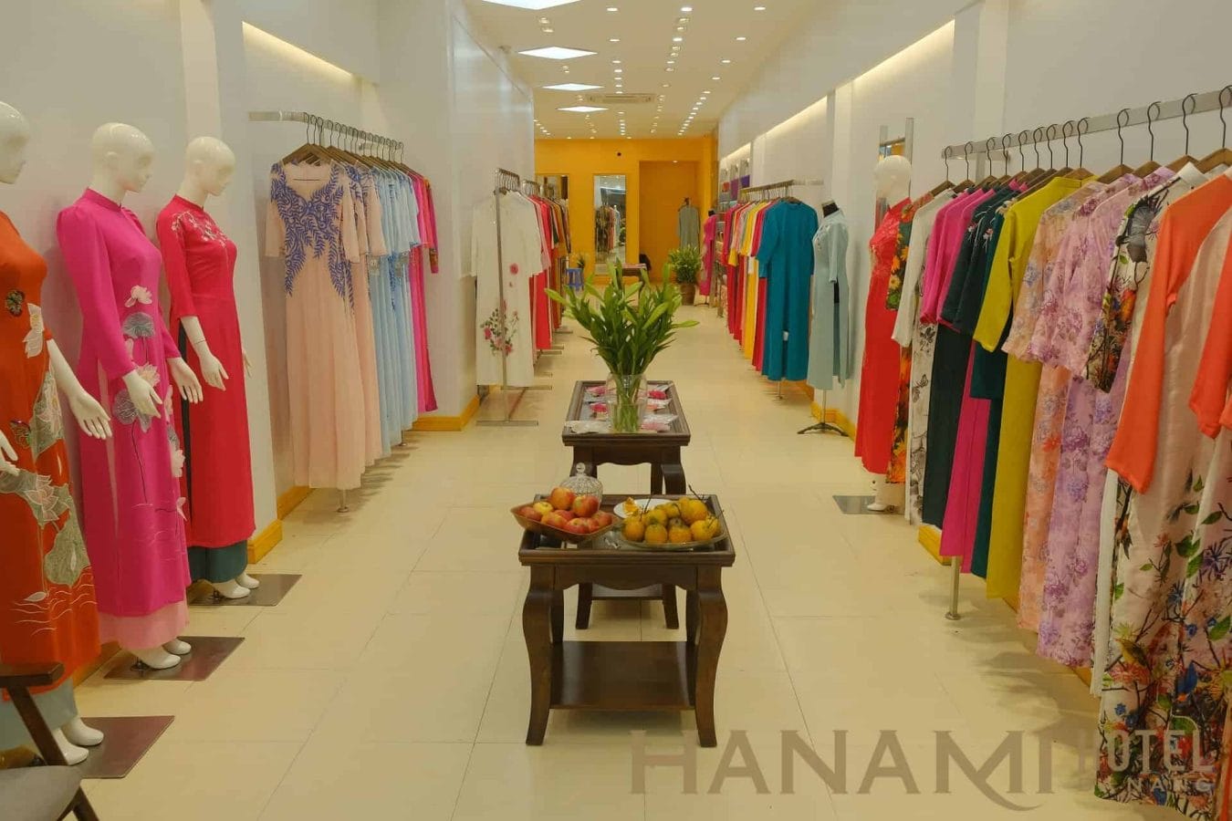 Top 10 most well-known Danang Ao Dai rental shops 4 Ao Dai Phuong Tran