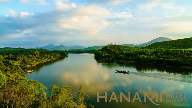 21 Top-Rated Attractions in Hue You Should Not Miss 14 Ngu Binh Hue Culture Pham Travel 768x432 1