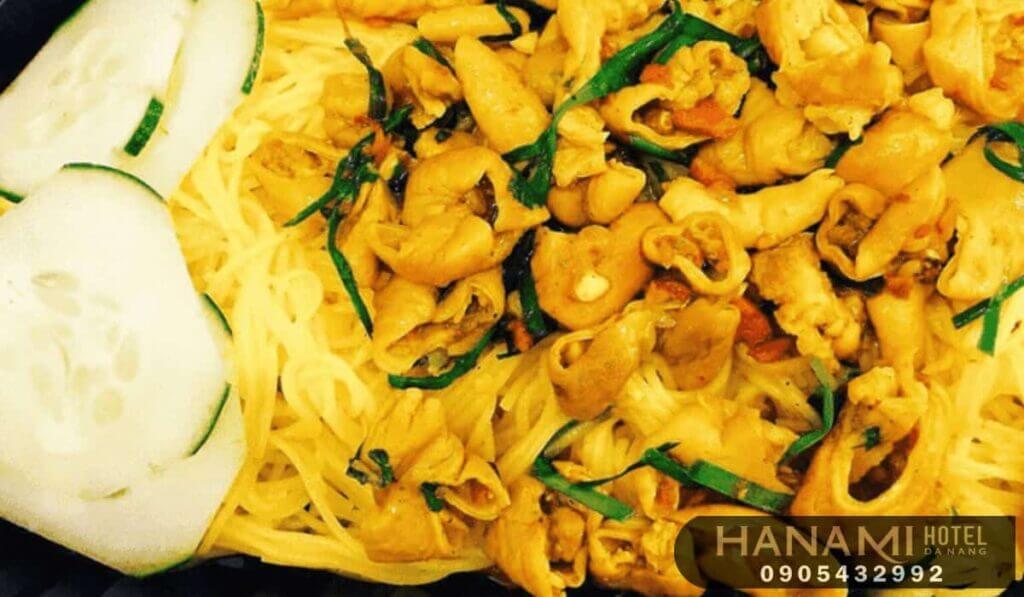 Bún lòng xào nghệ Đà Nẵng