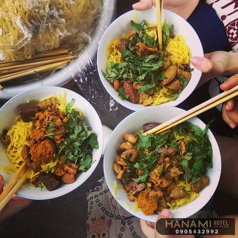 bún lòng xào nghệ Đà Nẵng