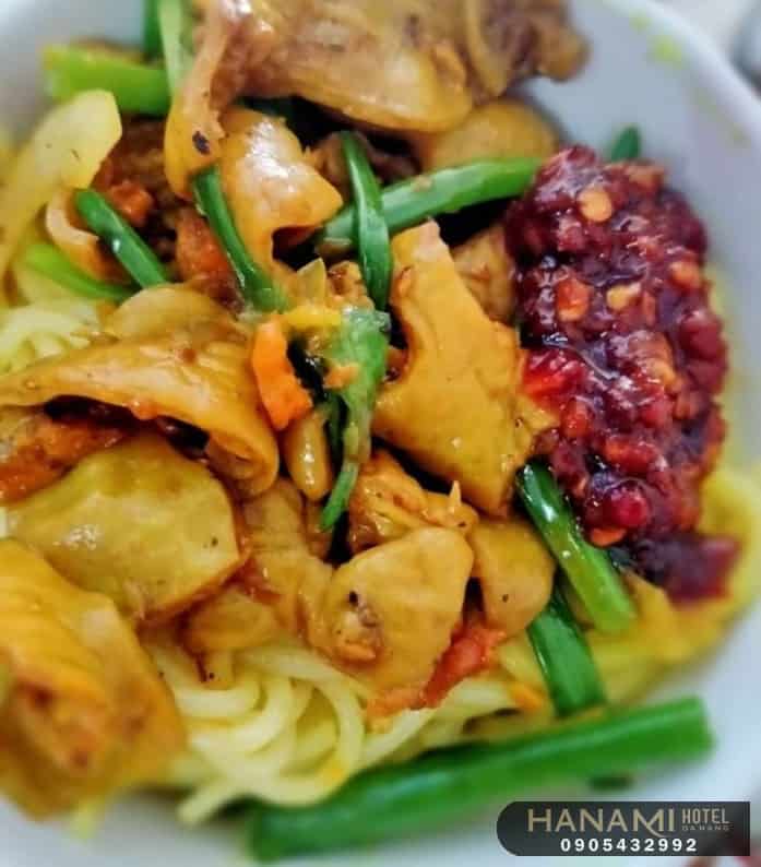 bún lòng xào nghệ Đà Nẵng