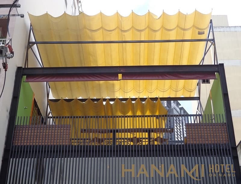 Mái hiên Phúc Đức