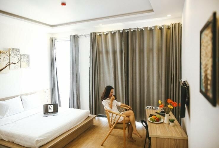 Red Hotel & Apartment