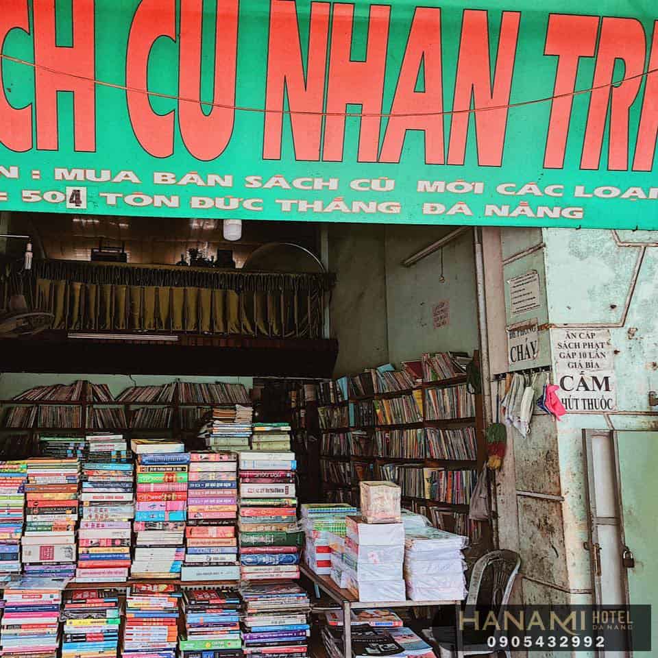 tiệm sách cũ tại Đà Nẵng