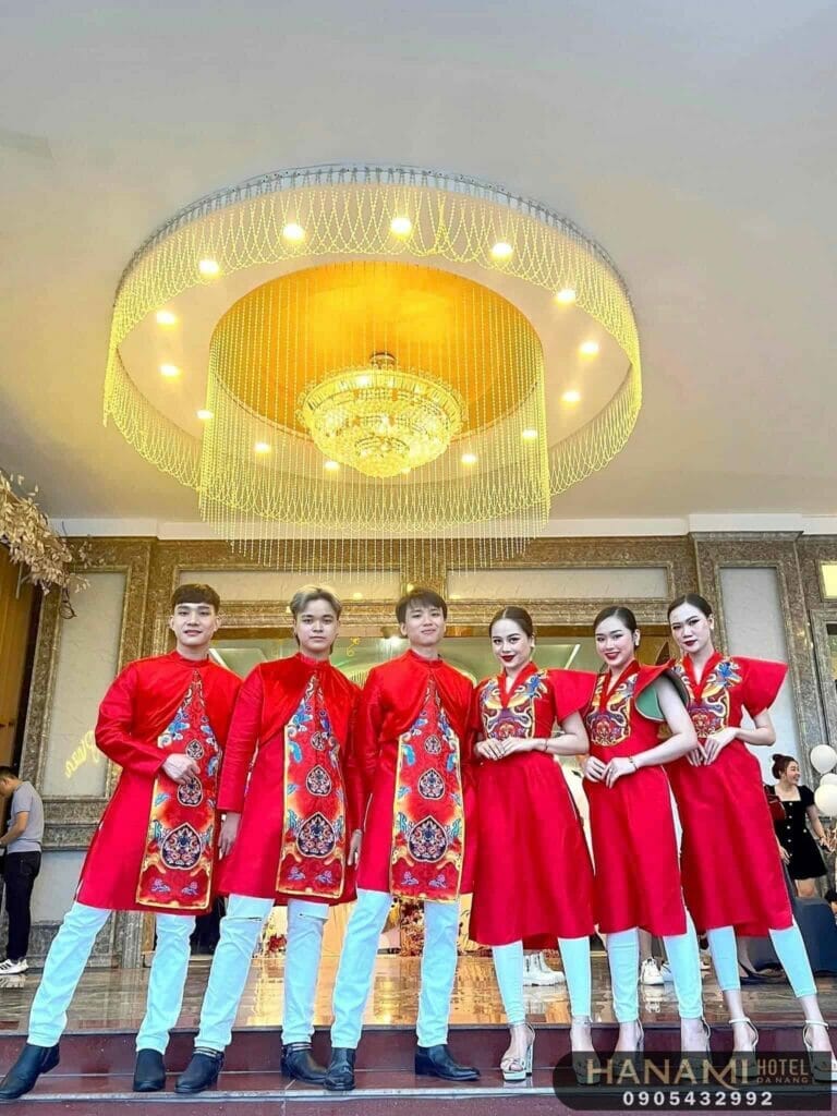 thuê trang phục biểu diễn tại Đà Nẵng