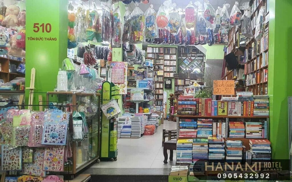 tiệm sách cũ tại Đà Nẵng