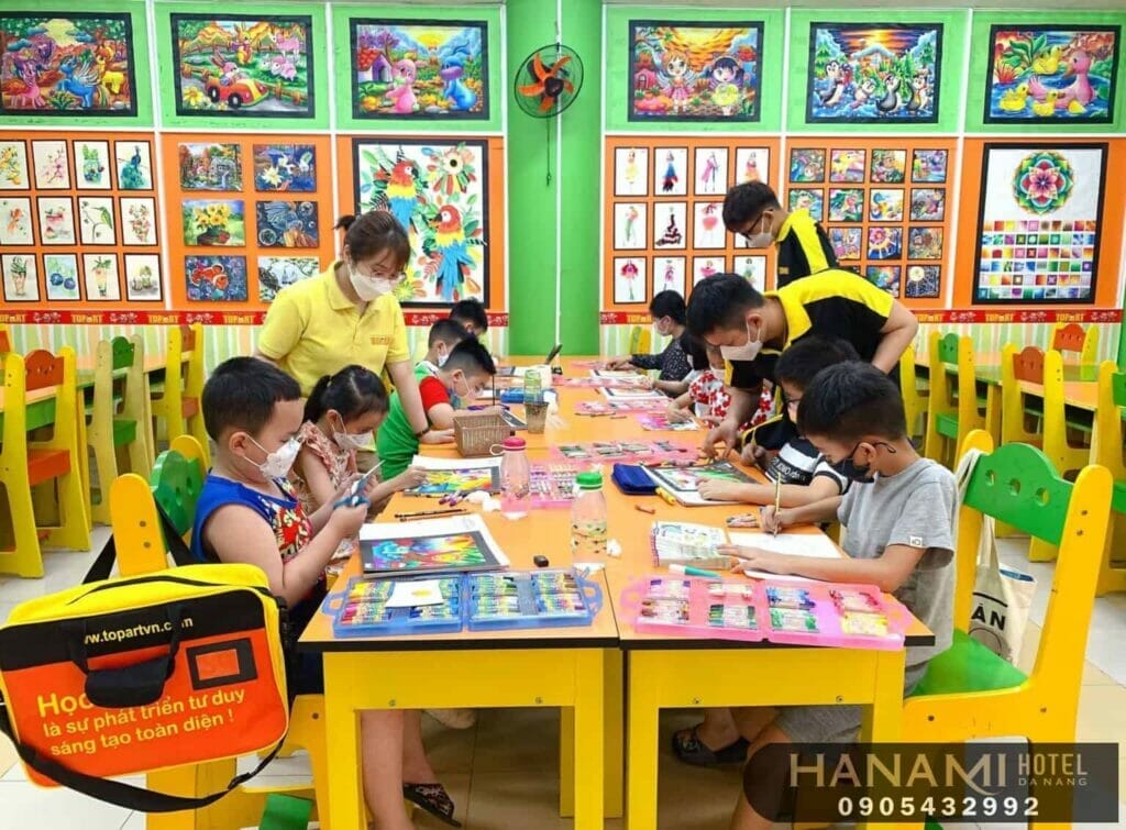 lớp học vẽ cho bé ở Đà Nẵng
