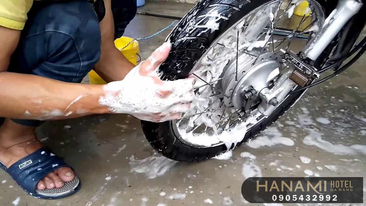 tiệm rửa xe máy Đà Nẵng