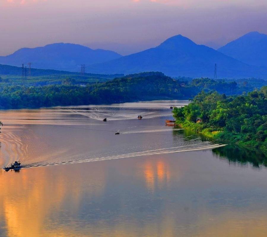 Một góc nhìn từ Núi Ngự Bình Huế - địa điểm du lịch Huế nổi tiếng