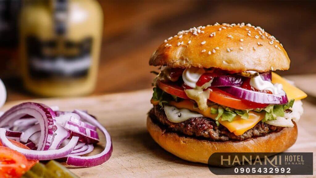 địa chỉ bán hamburger ngon Đà Nẵng