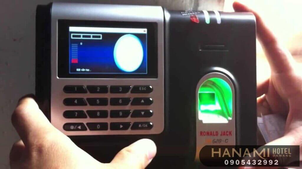 cửa hàng bán máy chấm công Đà Nẵng
