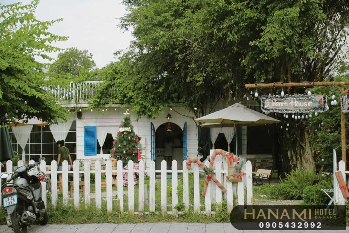 Quán cafe trang trí noel đẹp ở Đà Nẵng 