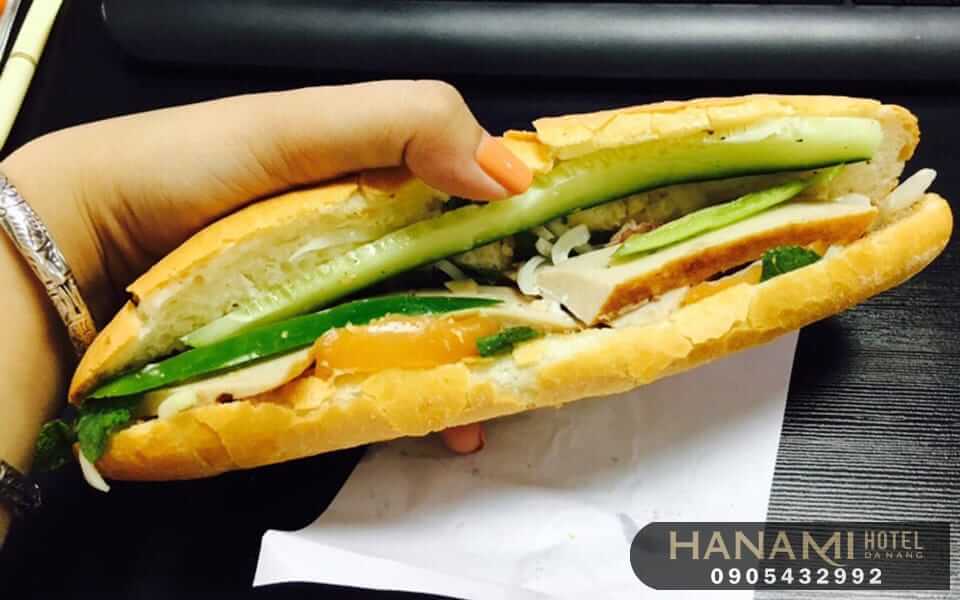 Tiệm bánh mì Đà Nẵng
