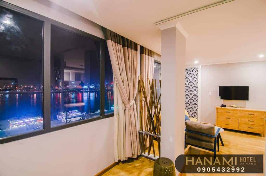 khách sạn gần cầu Rồng Đà Nẵng