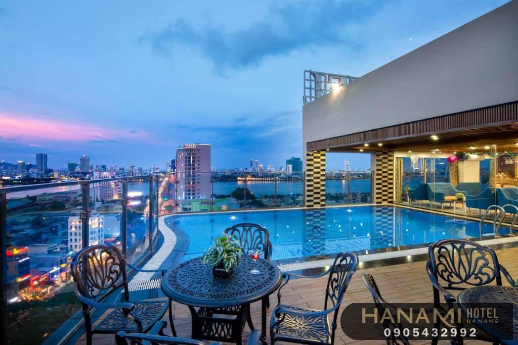 khách sạn gần cầu Rồng Đà Nẵng