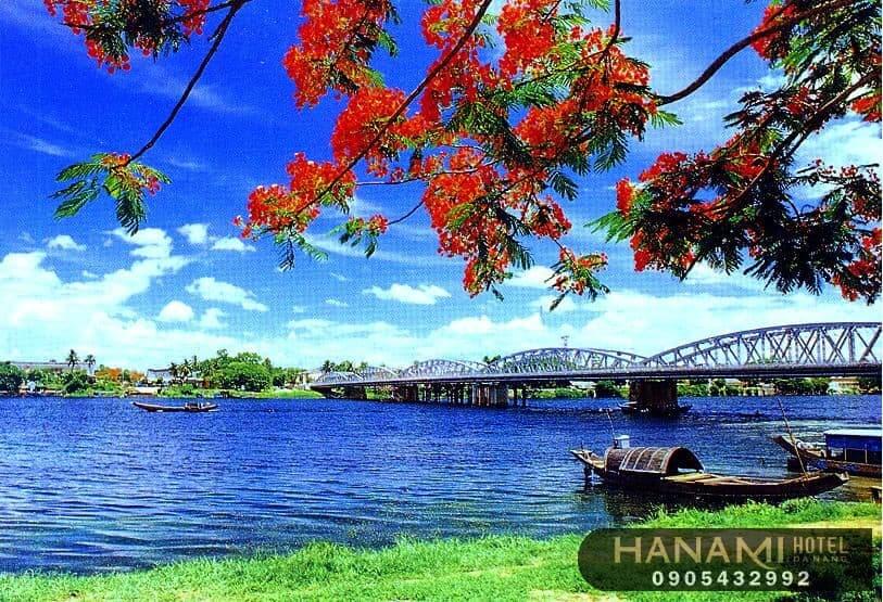 Du lịch Huế ăn gì