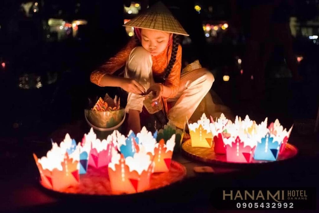 Giá vé đi thuyền sông Hoài Hội An bao nhiêu? Trải nghiệm thú vị tại Hội An 5 giá vé đi thuyền sông Hoài Hội An